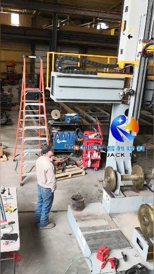 4 CNC Pipe Flame Cutting Machine 3.jpg